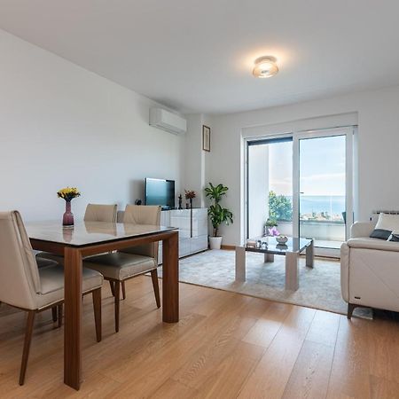 Apartment With Balcony Ocean Paradise 카스타브 외부 사진