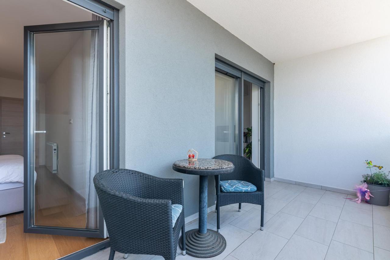 Apartment With Balcony Ocean Paradise 카스타브 외부 사진