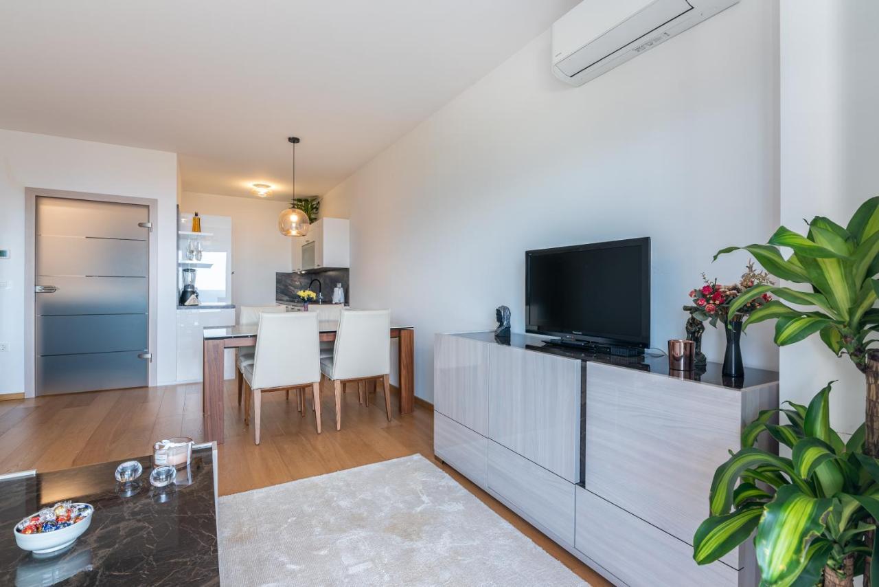 Apartment With Balcony Ocean Paradise 카스타브 외부 사진