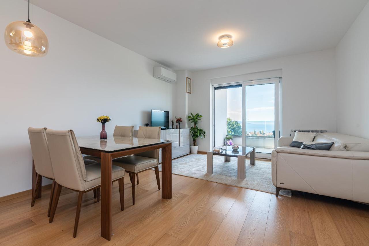 Apartment With Balcony Ocean Paradise 카스타브 외부 사진